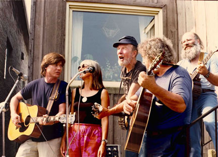 On the picket line in Cudahy,Wisconsin, 1988. Left to right, Darryl Holter, 
    Frankie Lee, Pete Seeger, Larry Penn, David B. Drake. Photo: Joanne Ricca.